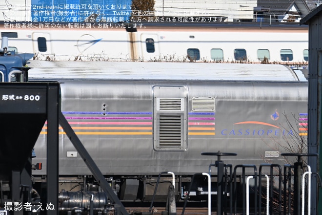 【JR東】ラウンジカー(電源車)のカハフE26-1が長野総合車両センターの解体線から工場側へ移動を長野総合車両センター付近で撮影した写真