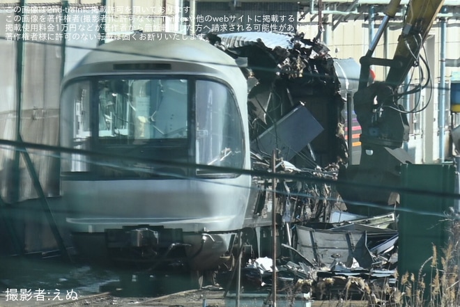 【JR東】カシオペアのラウンジカー(電源車)のカハフE26-1が長野総合車両センターで解体 - 長野総合車両センター付近にて撮影