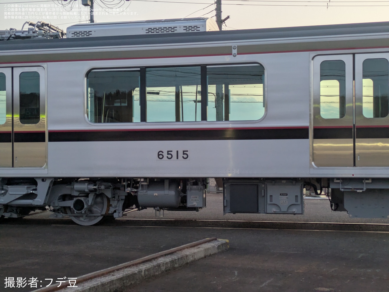 【神鉄】新造車6500系6515Fの三田方2両が搬入されるの拡大写真
