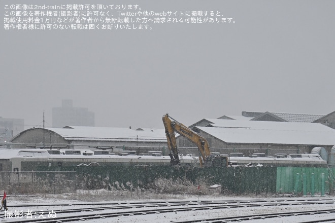 【JR東】189系ナノN102編成の先頭車2両(クハ189-510+クハ189-9)が解体線へ移動を不明で撮影した写真