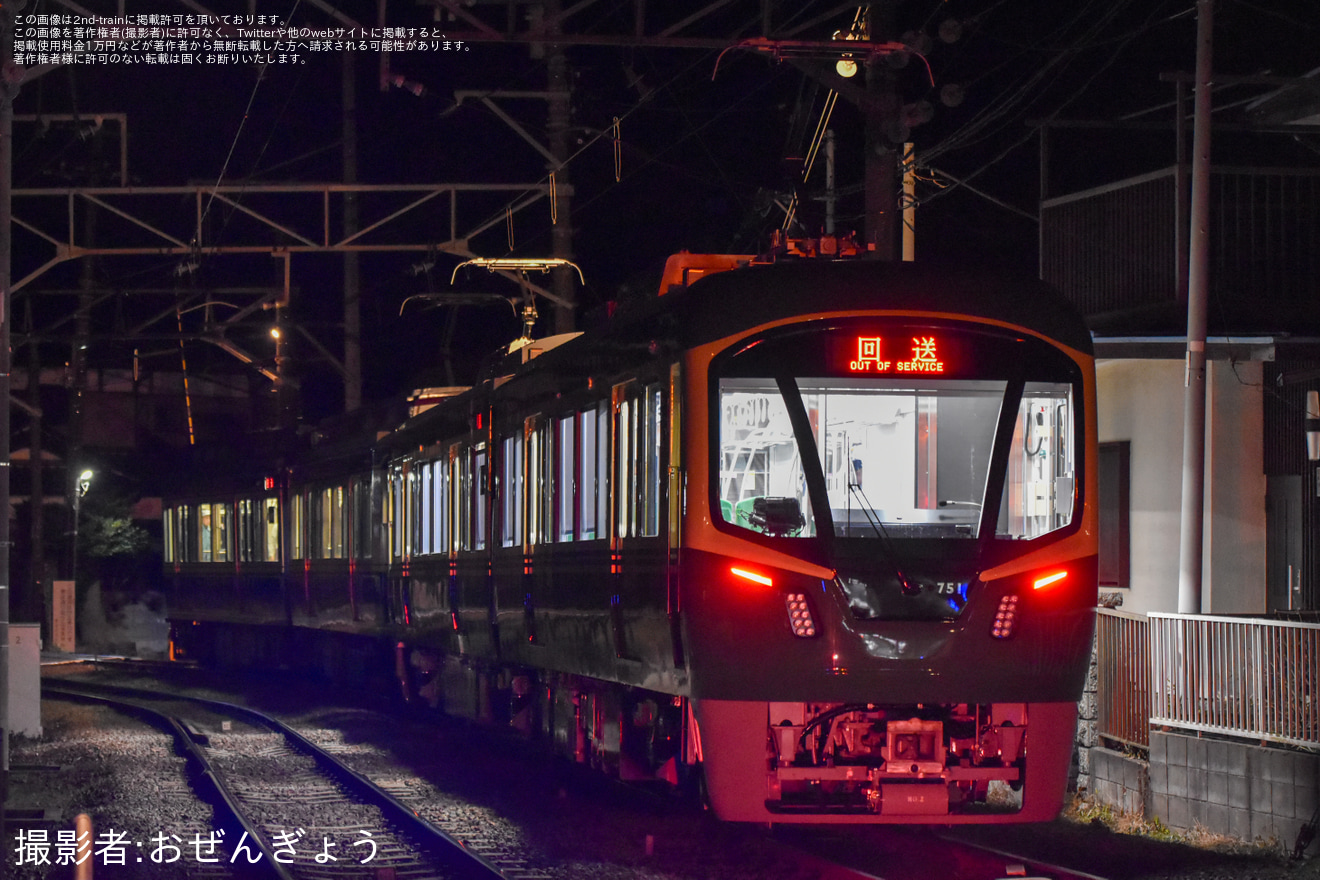 【江ノ電】10形+700形併結試運転（700形の併結試運転・営業列車が走る時間帯での実施も開始)の拡大写真