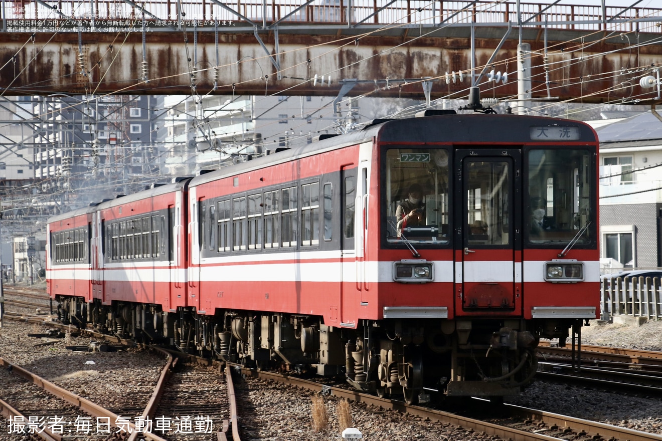 【鹿臨】Jリーグ開催に伴う増結運転で6000形オリジナル色3連で運転の拡大写真