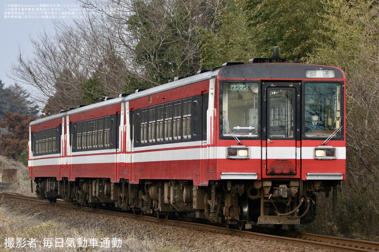 【鹿臨】Jリーグ開催に伴う増結運転で6000形オリジナル色3連で運転の拡大写真