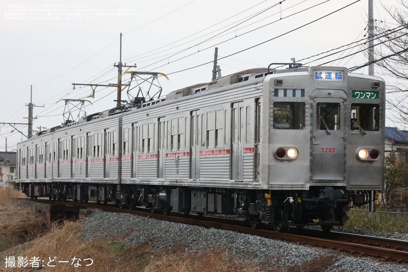 【秩鉄】5000系5002編成が復刻塗装になり出場試運転の拡大写真