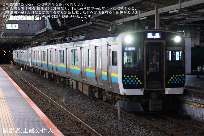 【JR東】E131系R11編成幕張車両センターへ回送を不明で撮影した写真