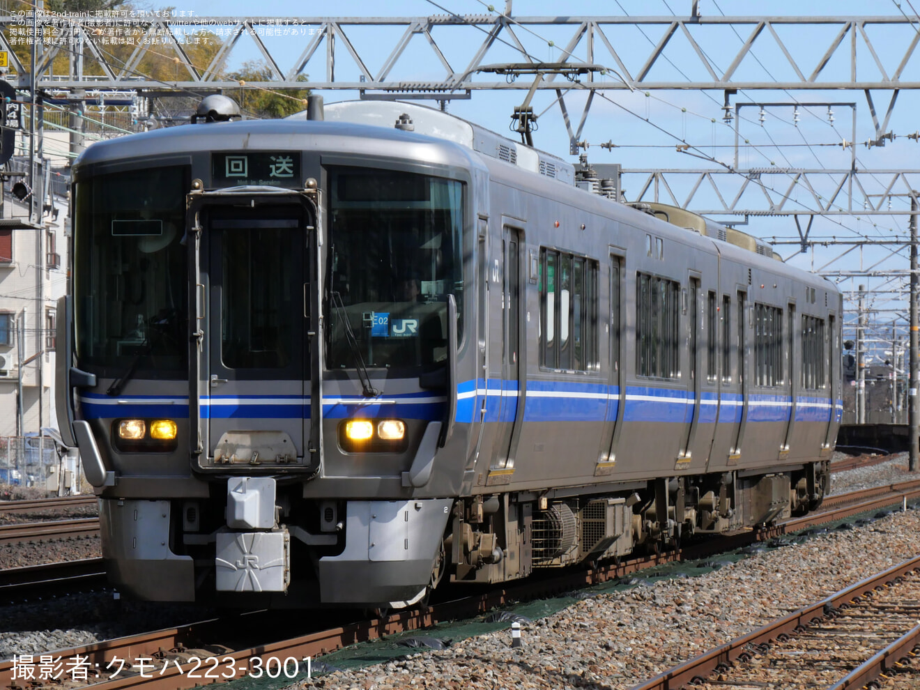 【JR西】521系E02編成が敦賀〜吹田総合車両所へ回送の拡大写真