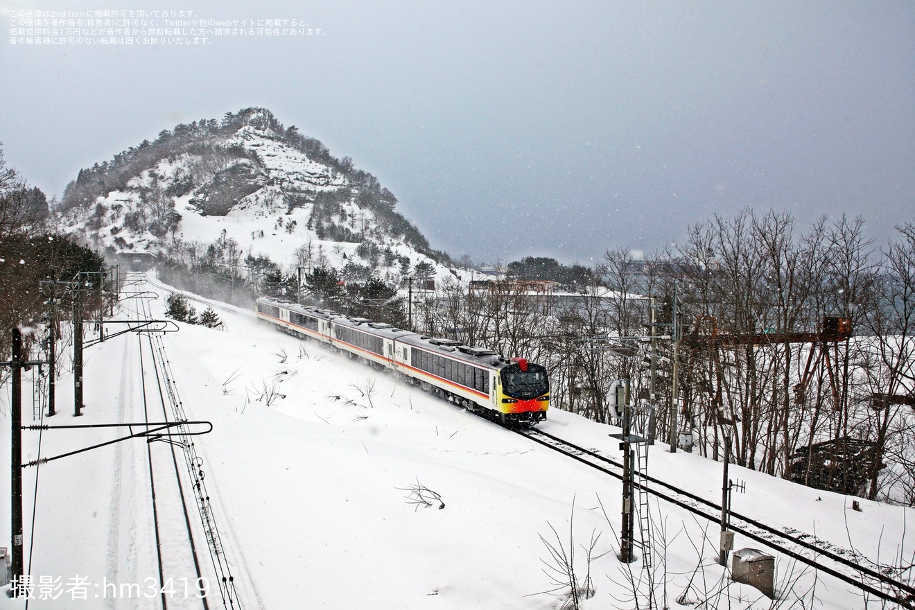 【JR東】キハ48形リゾートしらかみ「くまげら編成」八戸へ回送の拡大写真