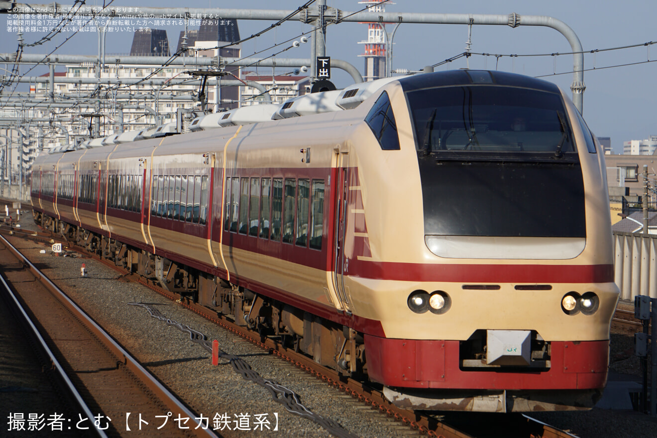 【JR東】臨時特急 水戸偕楽園高尾号　運転の拡大写真