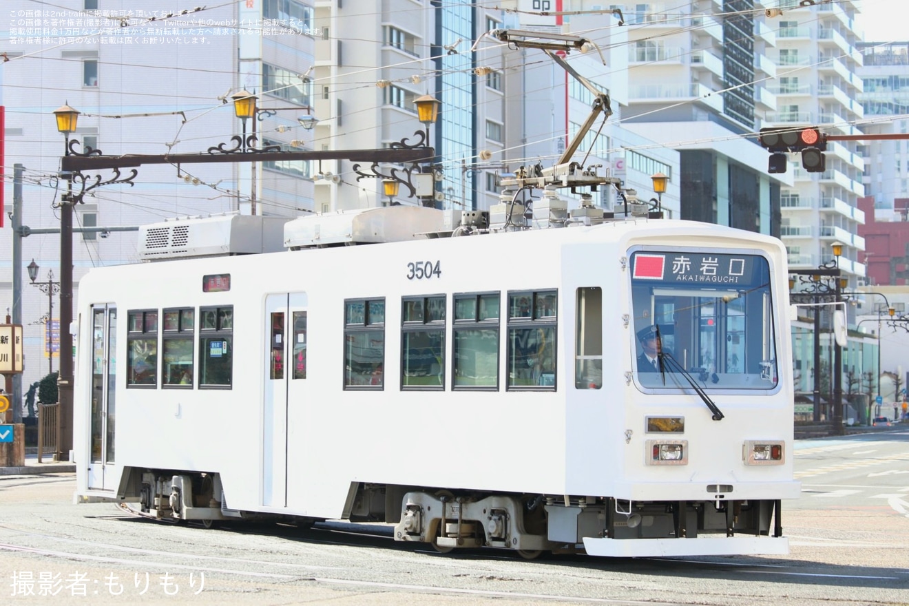 【豊鉄】市内線3504号「special white 3504号」として運行の拡大写真