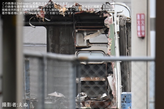 【JR東】189系N102編成のクハ189-510が解体を長野総合車両センター付近で撮影した写真