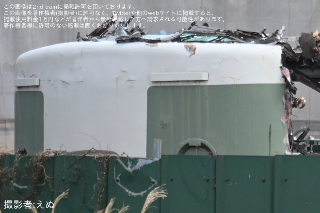 【JR東】189系N102編成のクハ189-510が解体を長野総合車両センター付近で撮影した写真