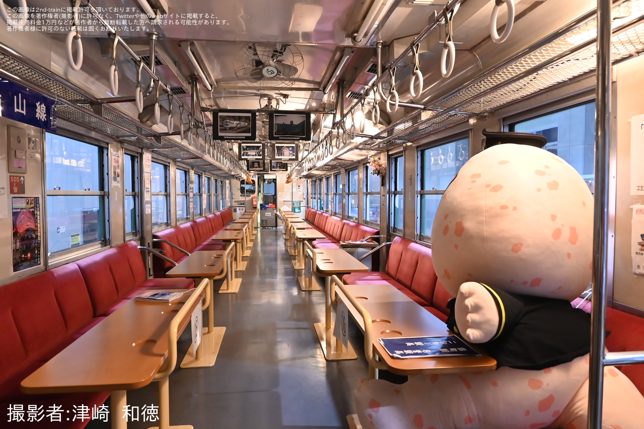 【錦川】キハ40-1009が車内公開中の拡大写真
