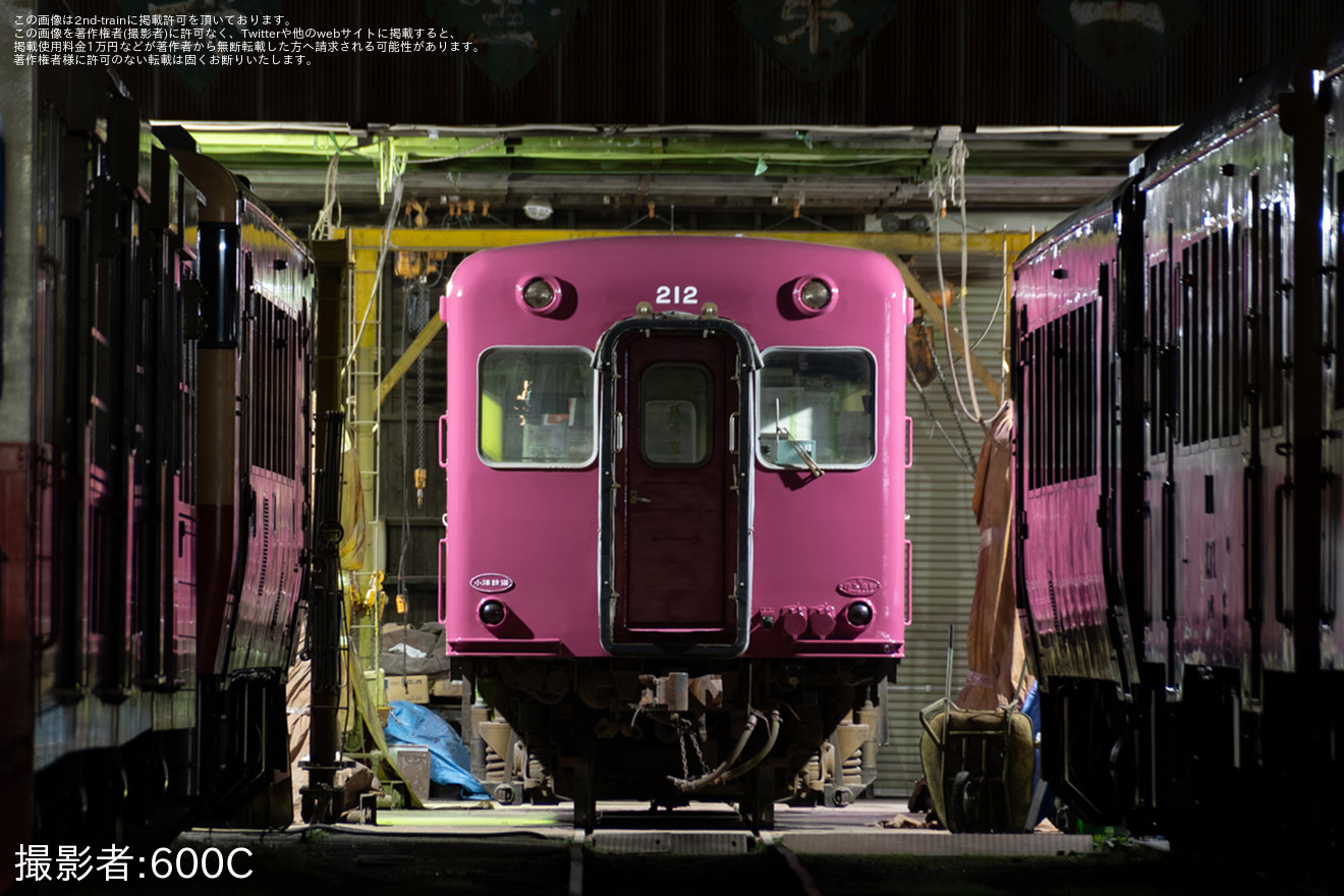 【小湊】キハ212がキハ6100形の復刻塗装とも思われる姿にの拡大写真