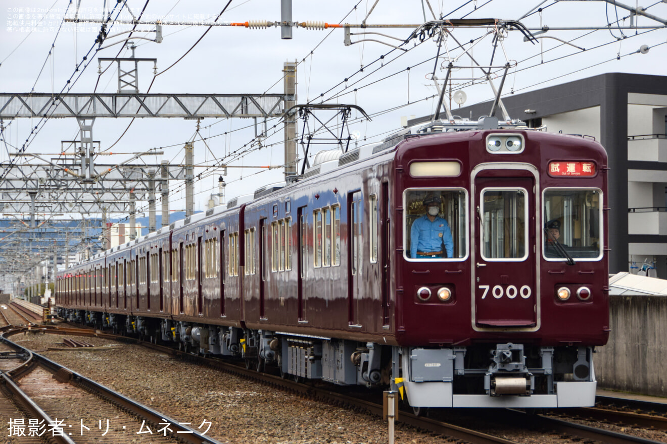 【阪急】7000系7000F(フルマルーン化)正雀出場試運転の拡大写真