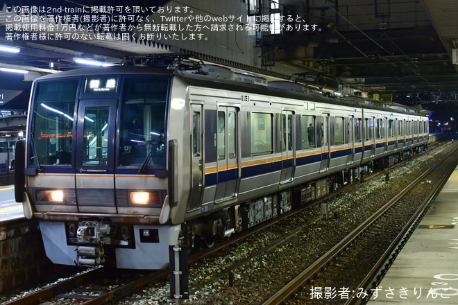 【JR西】207系S62編成網干総合車両所本所出場回送を土山駅で撮影した写真