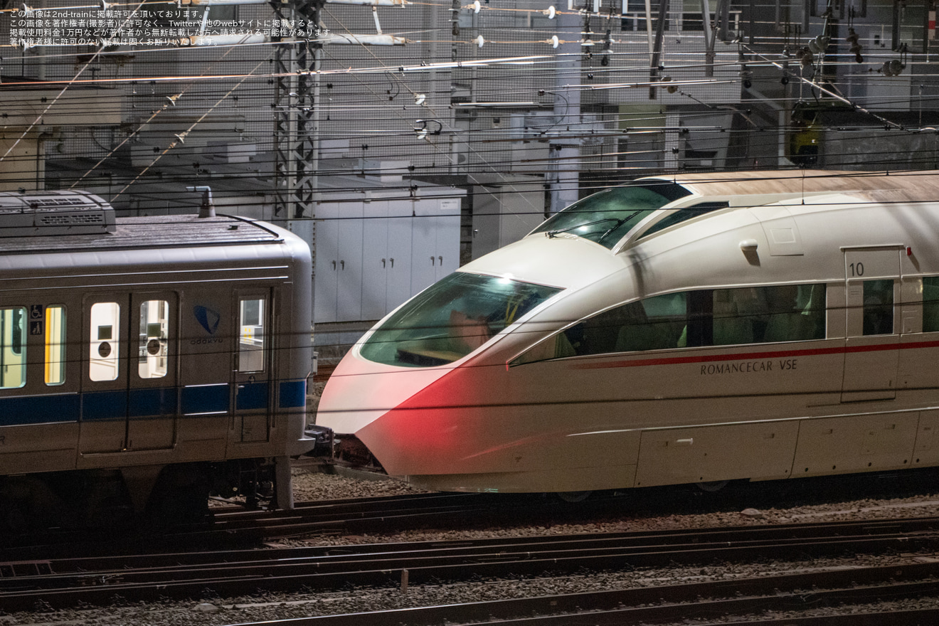 【小田急】50000形50001号車 ロマンスカーミュージアム保存による深夜回送の拡大写真