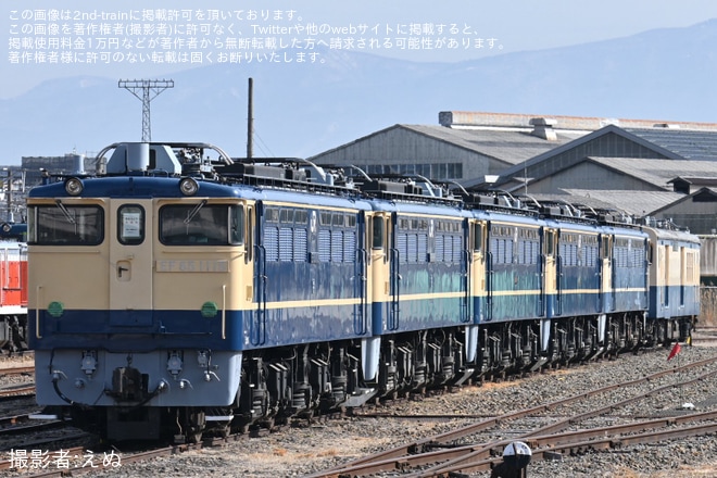 【JR東】EF65形5両が連なって留置されている様子が目撃 - 長野総合車両センター付近にて撮影