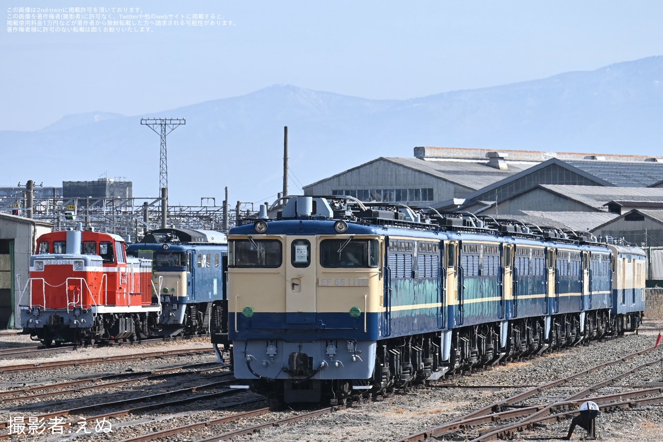 【JR東】EF65形5両が連なって留置されている様子が目撃の拡大写真