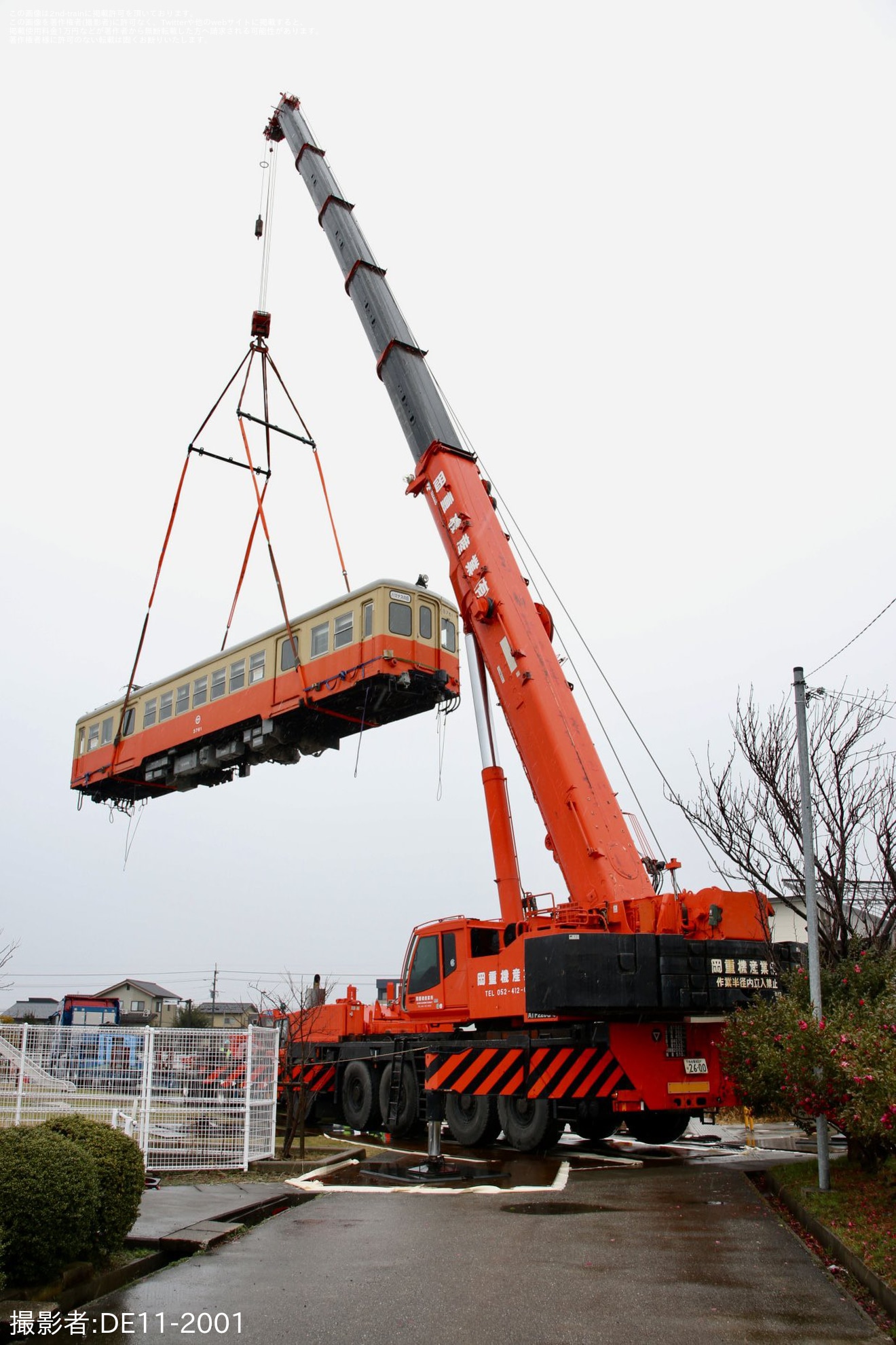 【北鉄】のみでんモハ3761、能美根上駅前へ移設、陸送作業を実施の拡大写真