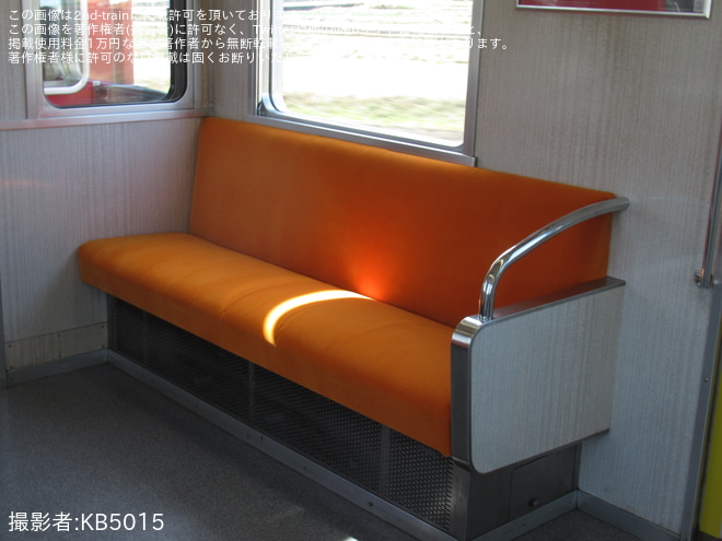 をデ3017編成車内(デ3117号車)で撮影した写真