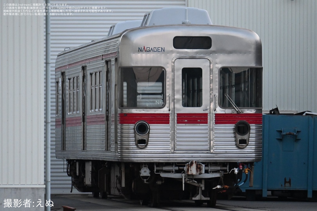 【長電】3500系(元営団地下鉄日比谷線3000系)のN6編成のモハ3516が内装撤去完了の拡大写真