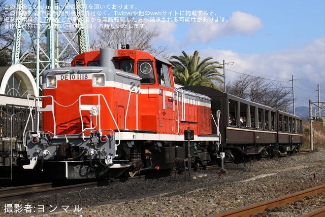 【JR西】京都鉄道博物館 「SLスチーム号」のけん引機関車にDE10使用を不明で撮影した写真