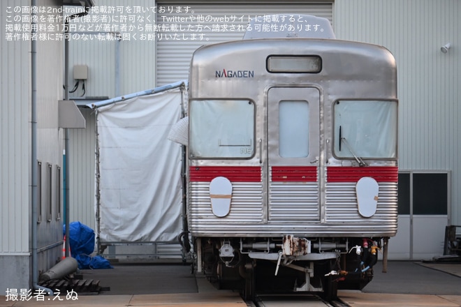 【長電】3500系(元営団地下鉄日比谷線3000系)N6編成の前照灯位置に白いシートが貼られるを不明で撮影した写真