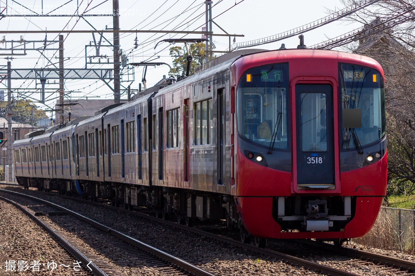 【西鉄】3000形3018編成「水都」が通常仕様の3015編成と連結して運転の拡大写真