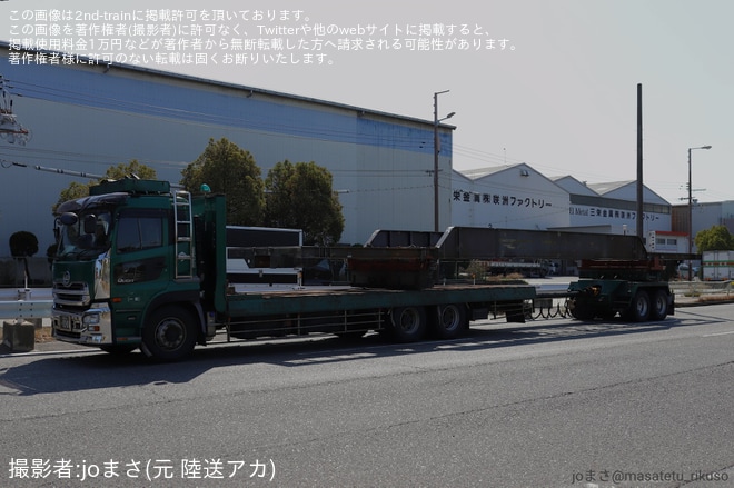 【不明】レール輸送車両の構体陸送が目撃（1枚目）