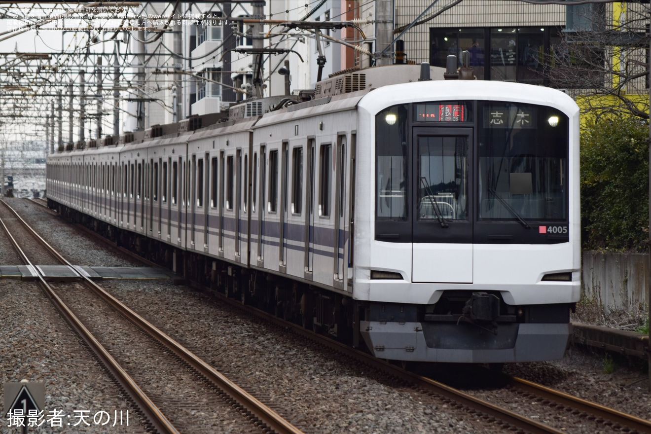 【東急】5050系4105F「新幹線デザインラッピングトレイン」が 上り列車の急行志木行きとして運転の拡大写真