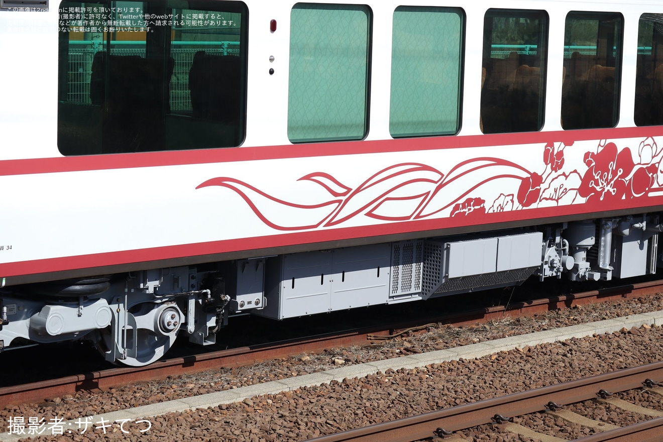 【JR東】HB-E300系 AH1編成 「ひなび」秋田総合車両センター構内試運転の拡大写真