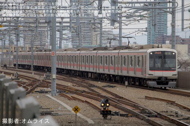 【西武】直通運転中止に伴う西武線池袋駅へ東急5050系4114Fと東京メトロ17000系17106Fが臨時入線 - 石神井公園駅にて撮影