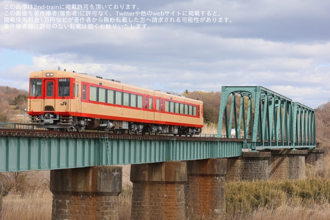 【JR東】キハ111-3・キハ112-3が「おもいで車両」となり磐越東線で出場試運転を不明で撮影した写真