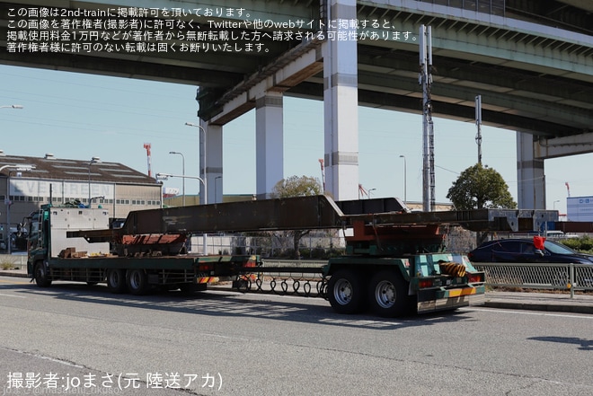【不明】レール輸送車両の構体陸送が目撃（2枚目）