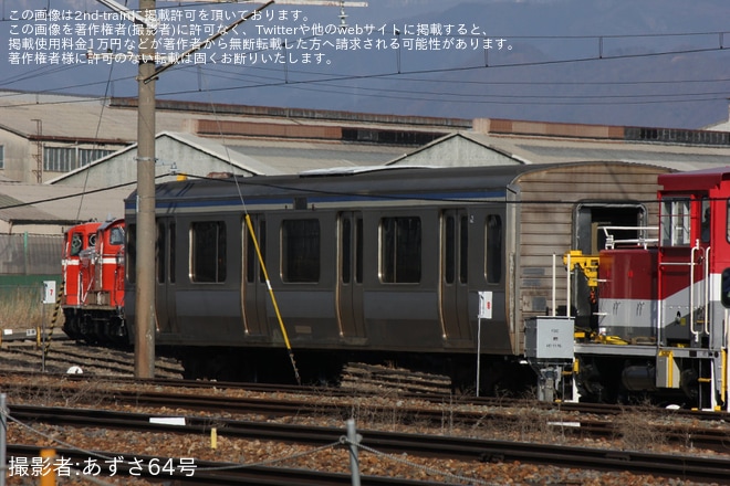 【JR東】長野総合車両センターで解体されずに残っているモハE216-2080の構内入れ換えが目撃（4枚目）