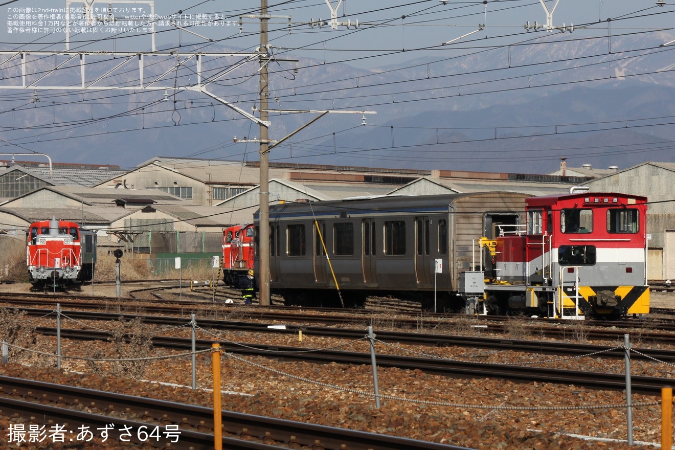 【JR東】長野総合車両センターで解体されずに残っているモハE216-2080の構内入れ換えが目撃の拡大写真