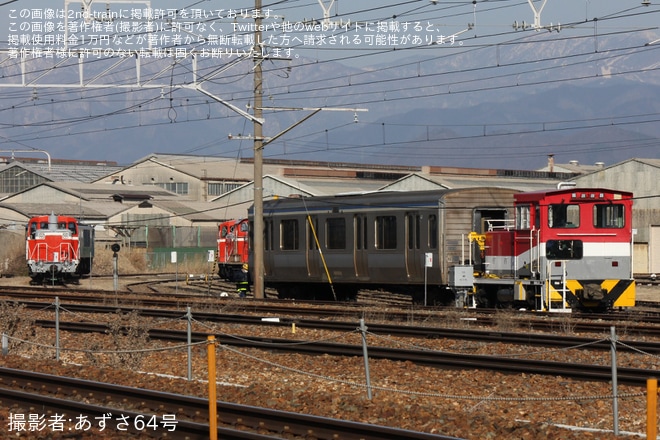 【JR東】長野総合車両センターで解体されずに残っているモハE216-2080の構内入れ換えが目撃（3枚目）