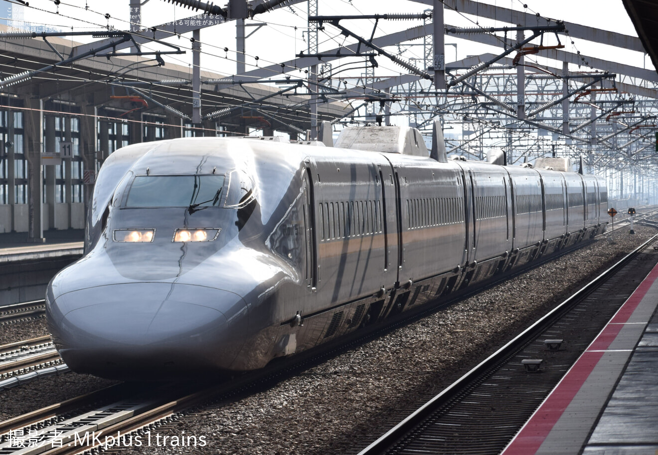 【JR西】700系7000番台「ひかりレールスター」による臨時ひかり775号運転の拡大写真