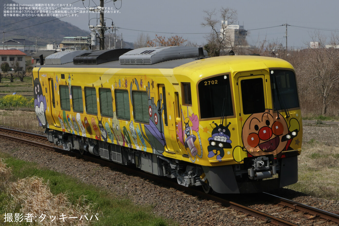 【JR四】きいろいアンパンマン列車2700系気動車2702号車が全般検査を終えて多度津工場出場の拡大写真