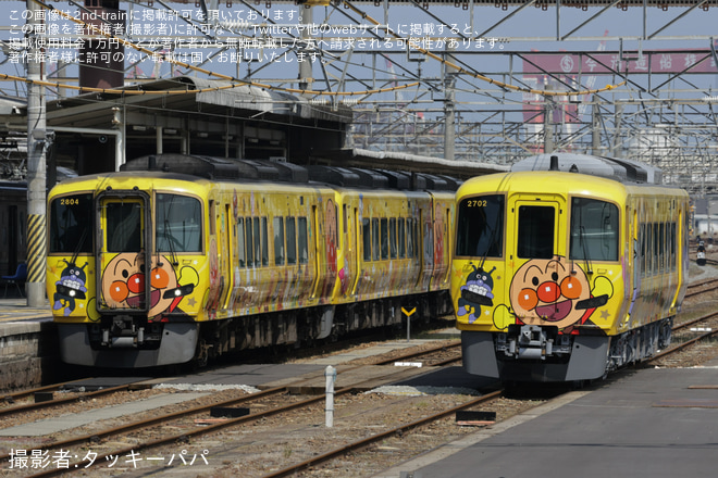 【JR四】きいろいアンパンマン列車2700系気動車2702号車が全般検査を終えて多度津工場出場 - 多度津駅にて撮影