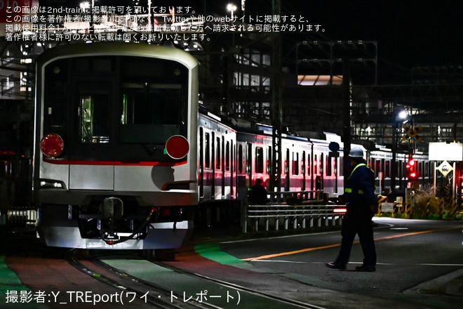【東急】5000系5102F J-TREC横浜事業所出場を不明で撮影した写真