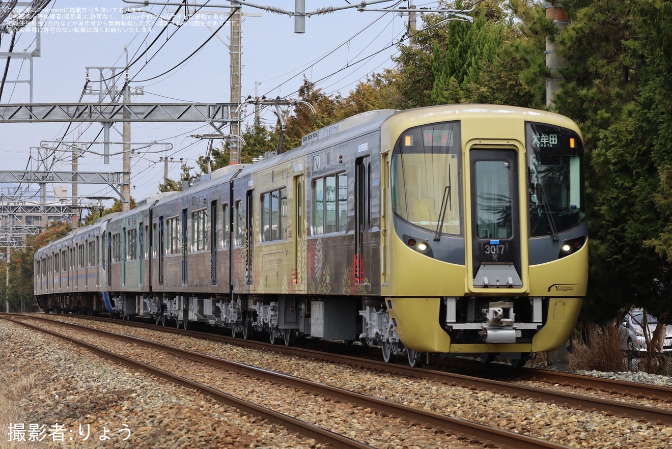 【西鉄】3000形3017F(水都 1〜3号車)+3015Fが定期列車に充当の拡大写真