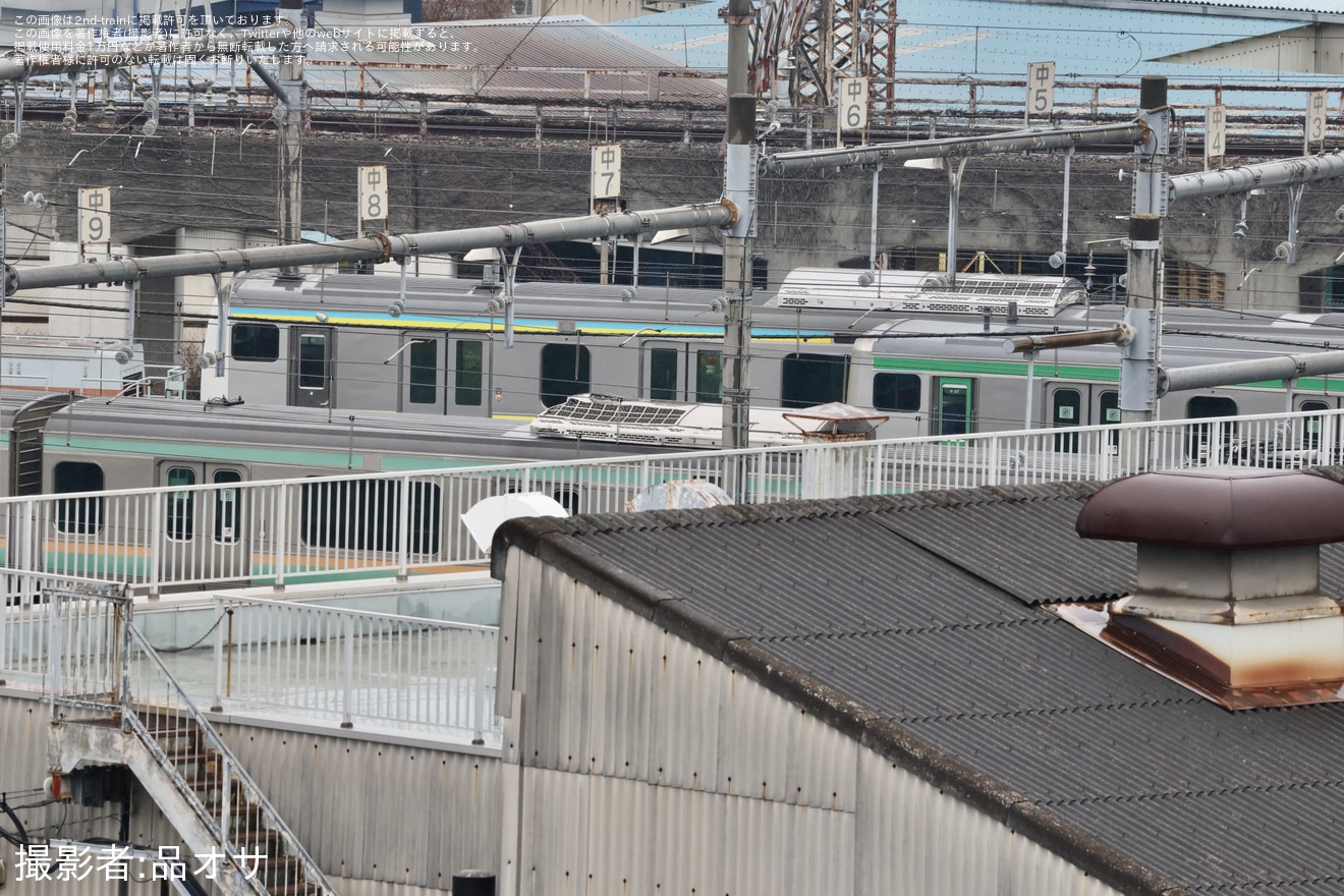 【JR東】E233系マリC2編成と見られる車両が東京総合車両センターで目撃の拡大写真