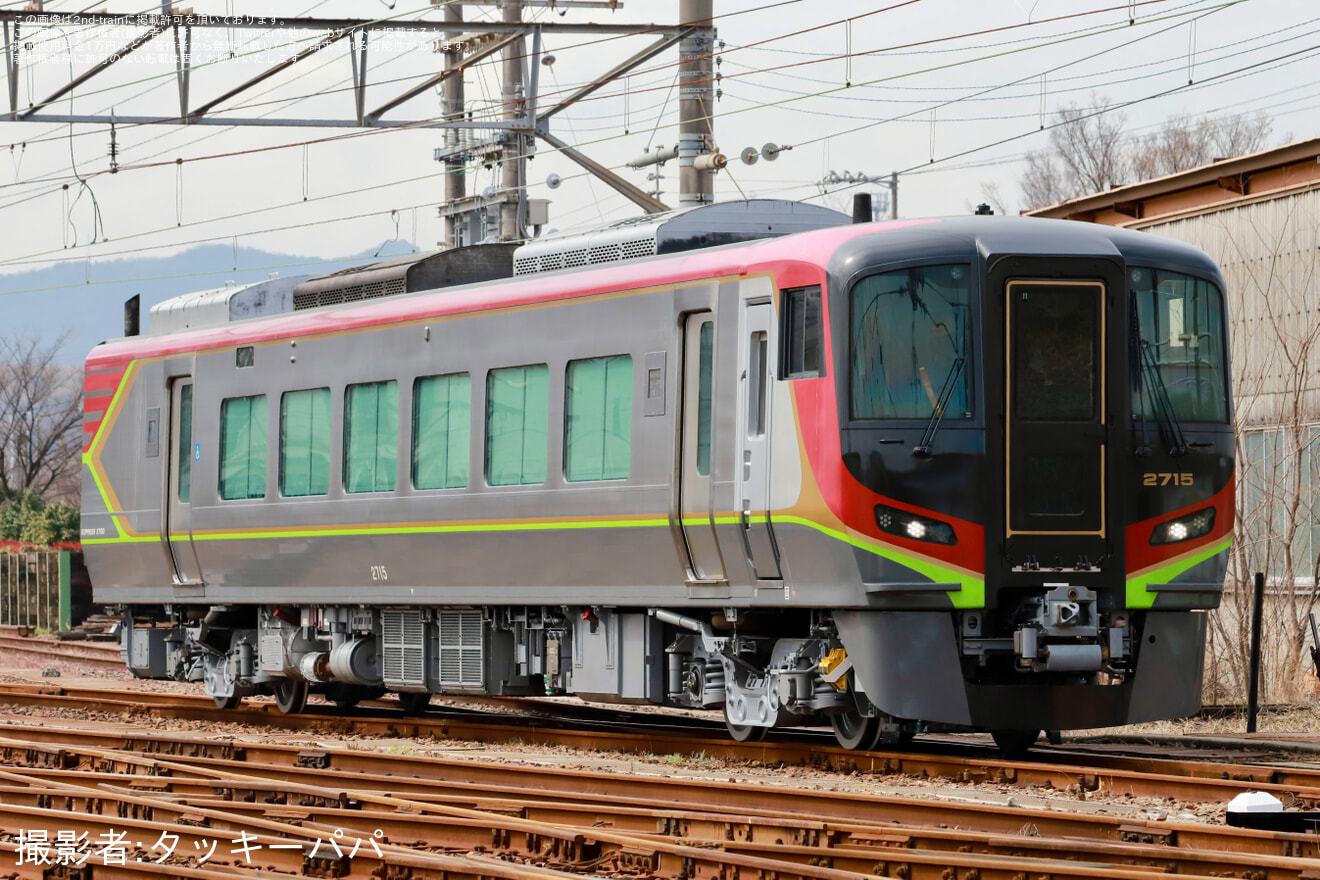 【JR四】2700系気動車2715号車が検査を終えて多度津工場出場の拡大写真