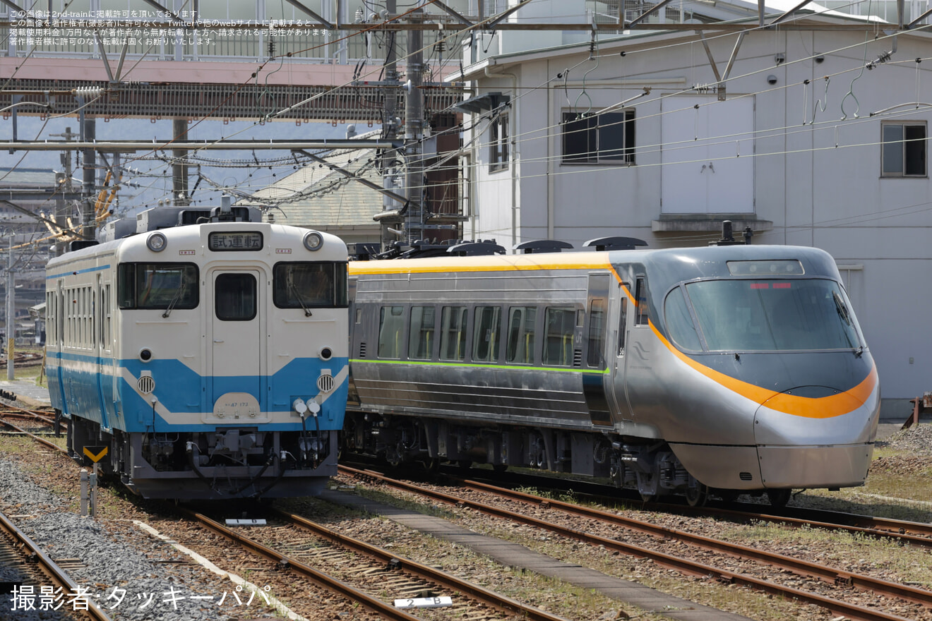 【JR四】8000系S6編成が全般検査とリニューアル工事を終えて多度津工場出場試運転の拡大写真