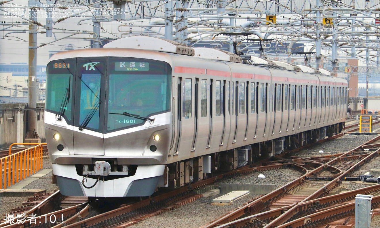 【TX】TX-1000系TX-1101F(トップナンバー)機器更新を終えて出場試運転の拡大写真