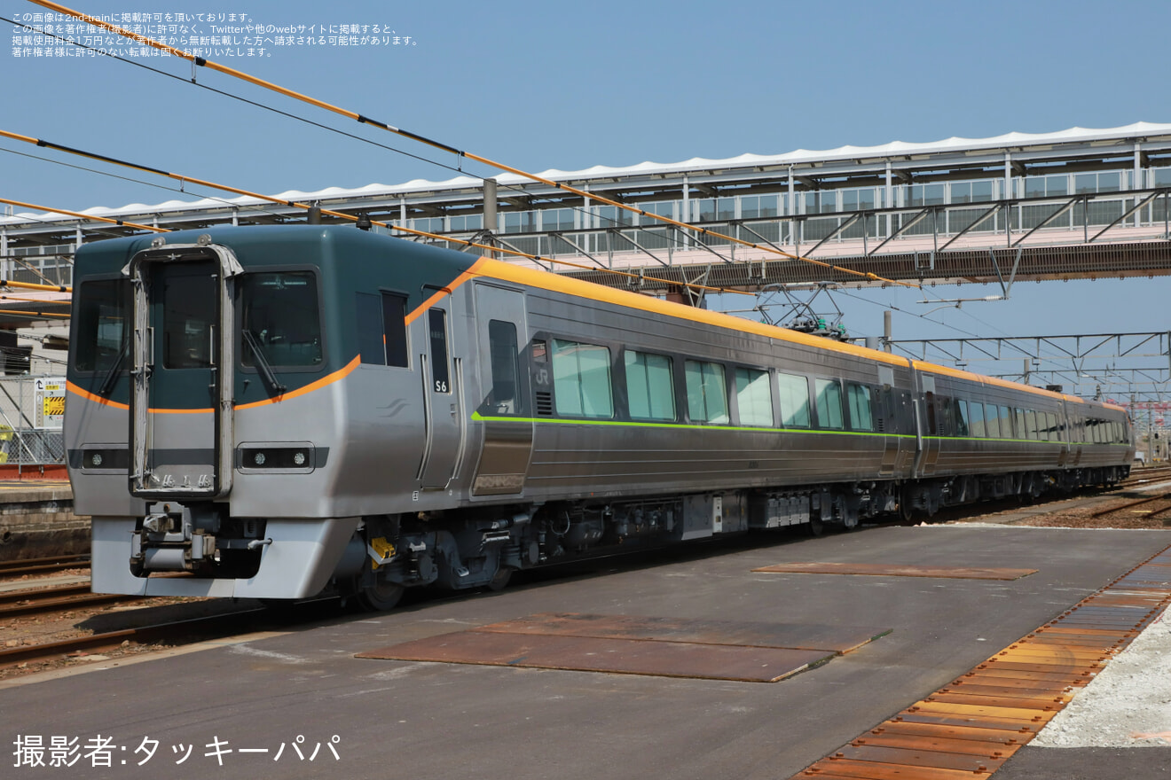 【JR四】8000系S6編成が全般検査とリニューアル工事を終えて多度津工場出場試運転の拡大写真