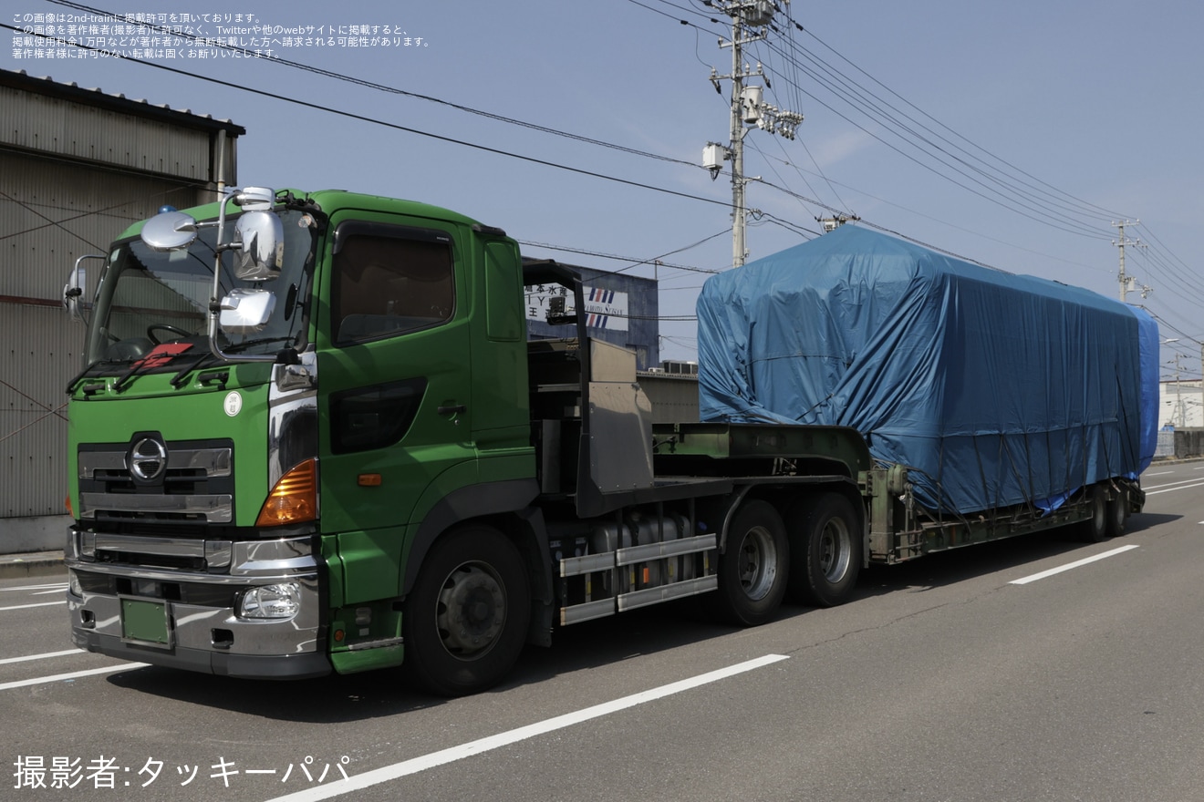 【JR四】キハ185系キハ185-1014が解体業者へ陸送の拡大写真