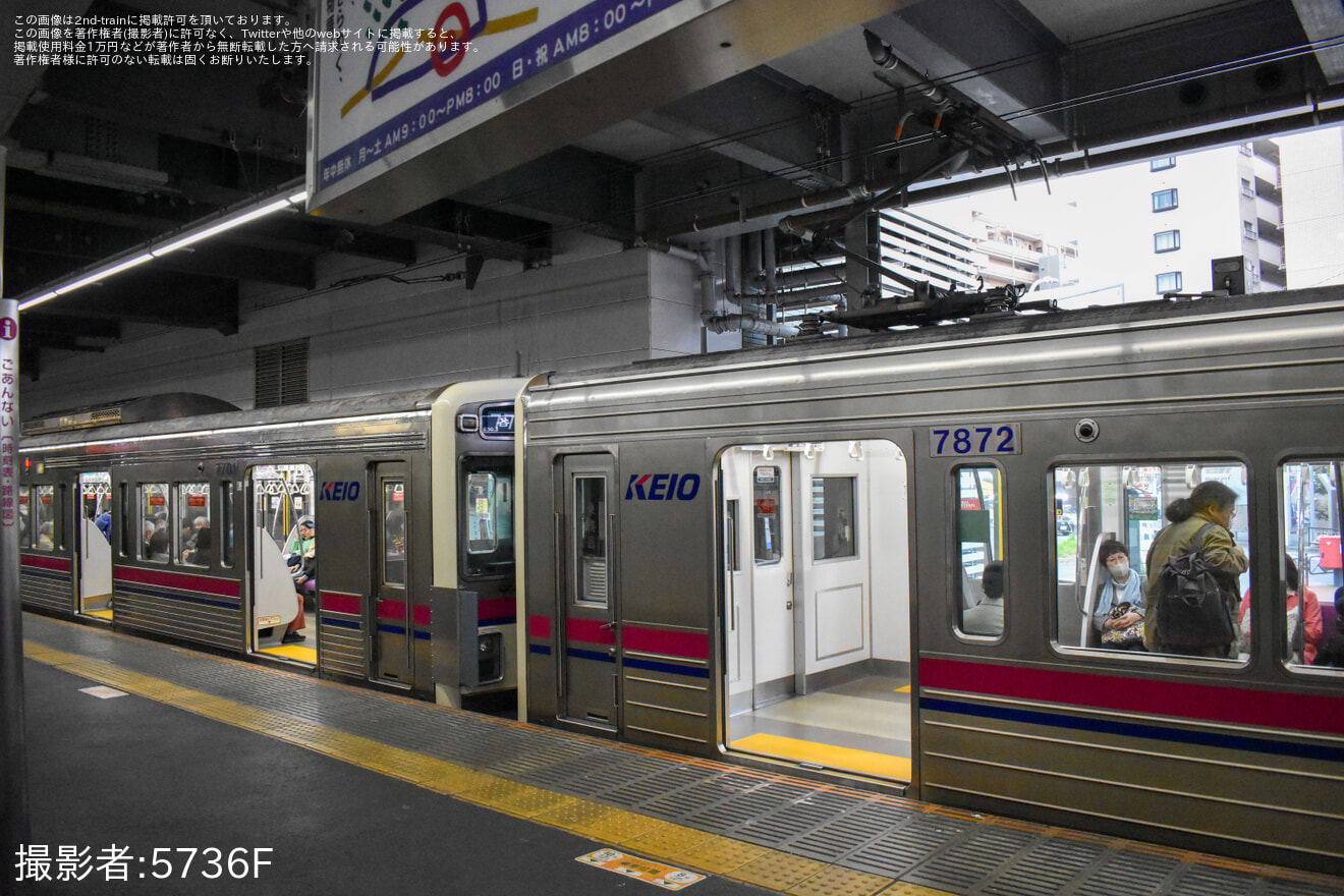 【京王】転落防止幌が設置された7000系7701Fが7422Fとペアを組んで運用入りの拡大写真