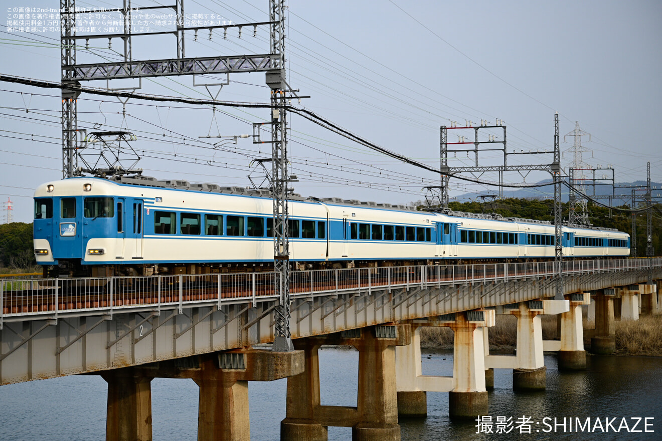 【近鉄】第69回伊勢神宮奉納大相撲に伴う団体専用貸切列車が運転の拡大写真